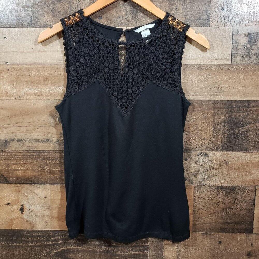 H &‎ M v-neck crochet front sleeveless shirt keyhole button back woman's size S